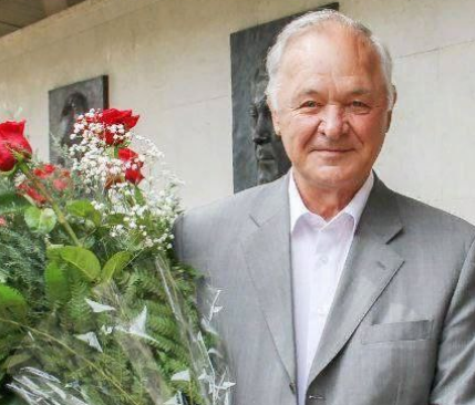 Михаил Миненков поздравил с днем рождения Почетного гражданина Невинномысска Виктора Ледовского