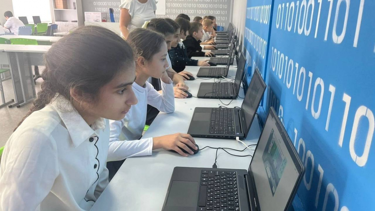 В школах Невинномысска открыли кабинеты Цифрового образования