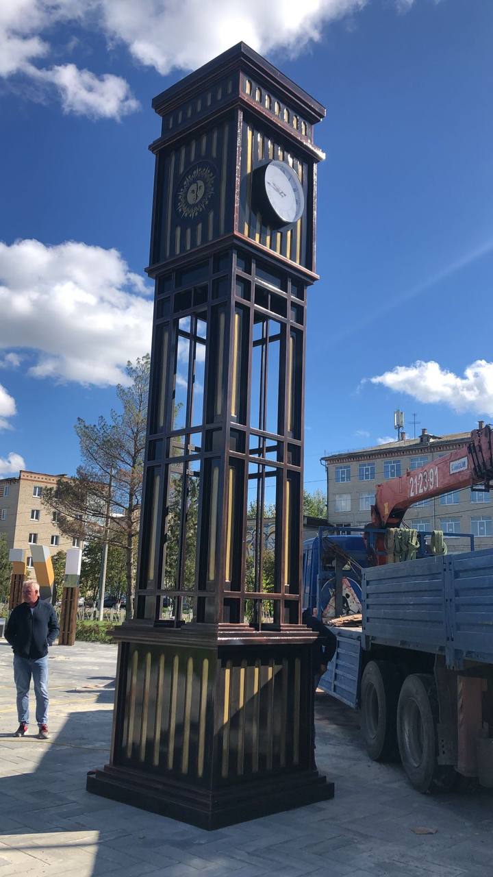 В Невинномысске установлены уникальные часы в семь метров