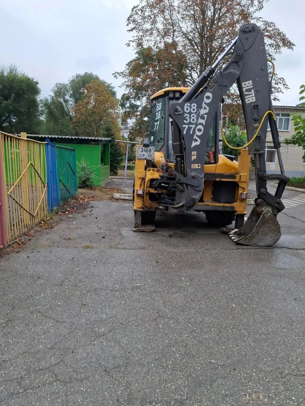 В детском саду города Невинномысска начались работы по обновлению ограждения