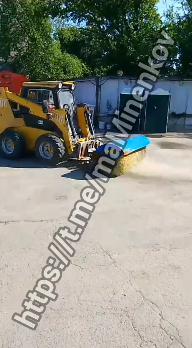 На улицы Невинномысска вышла коммунальная техника