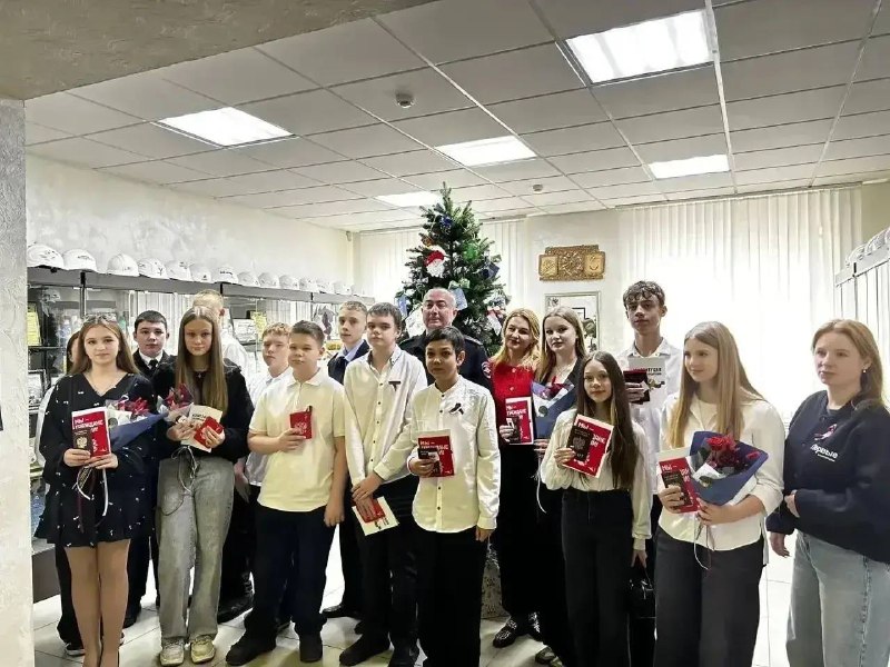 Юные жители Невинномысска получили свои первые паспорта