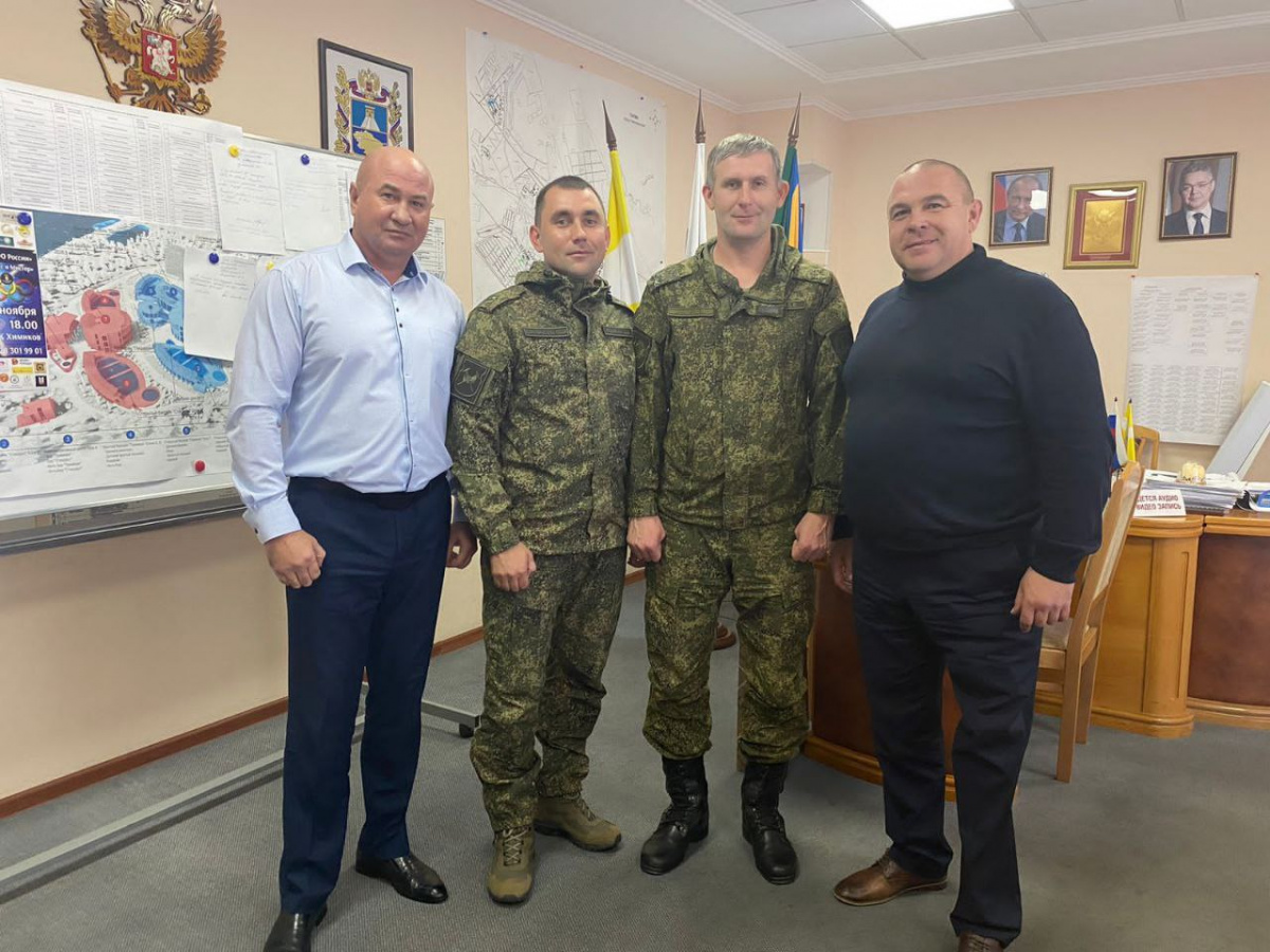 Михаил Миненков провел встречу с представителями железнодорожной воинской части