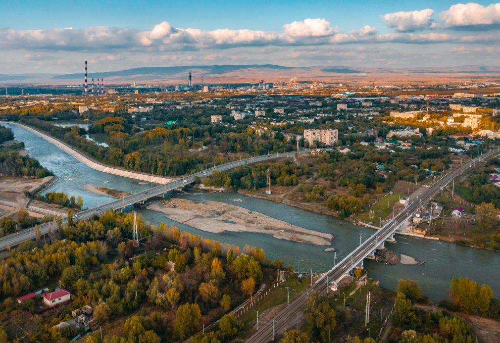 В Невинномысске продолжают замену веранд в детских садах